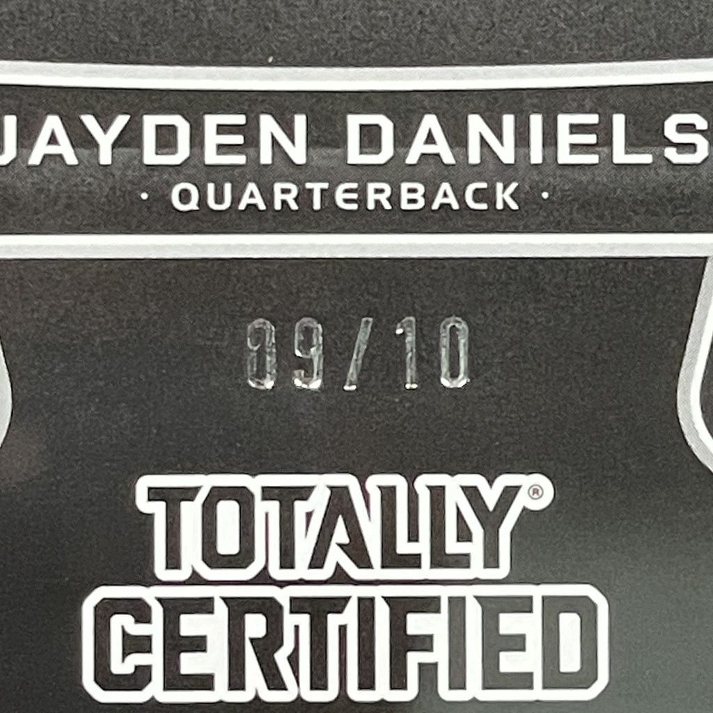 2024 Totally Certfied Jayden Daniels Gold Team-Mirror PLT #09/10 Gold Parallel #21 RC PSA 8 Washington Commanders Rookie Card